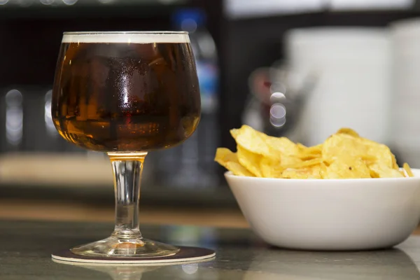 Beer Glass Bowl Chips — Stock Photo, Image