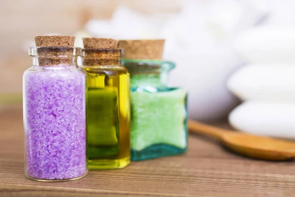 Spa banyo tuzu ile natürmort