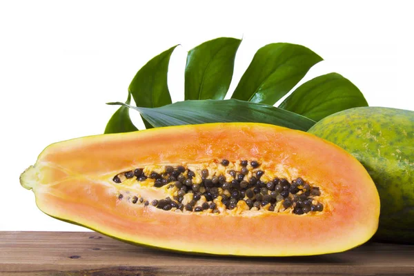 Rebanada Papaya Aislada Blanco —  Fotos de Stock