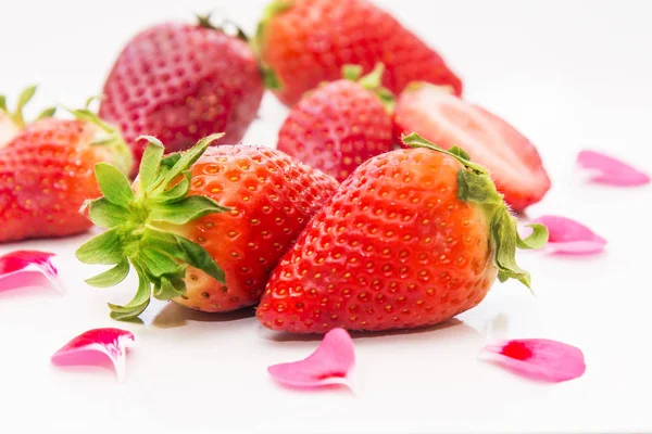 Fresas Aisladas Blanco — Foto de Stock