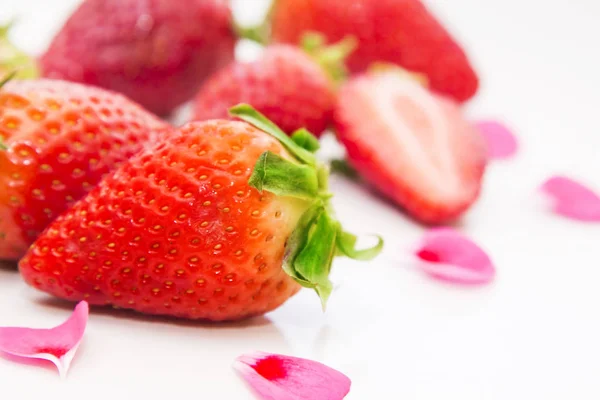 Fresas Aisladas Blanco — Foto de Stock