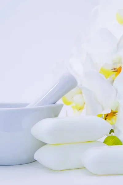 Zepen Kom Orchidee Spa Ontspanningsfaciliteiten Concept — Stockfoto