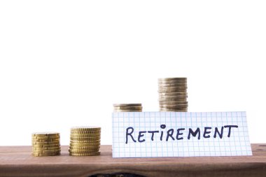 emeklilik kartı ile yığılmış euro coins