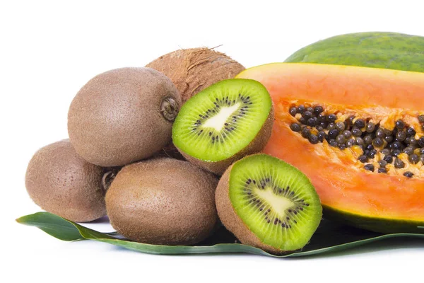 Buah Tropis Pepaya Kiwi Dan Kelapa — Stok Foto