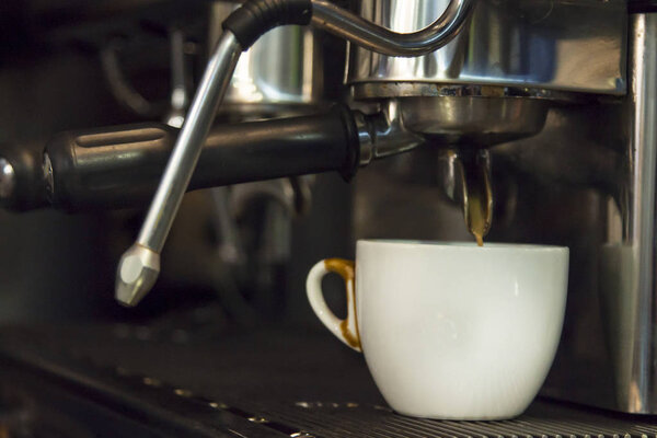 кофеварка в пабе
