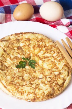 patates ve soğan omlet, geleneksel İspanyol yemeği