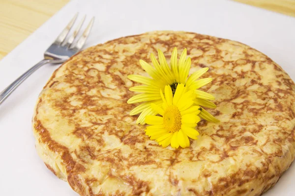 Teller Mit Kartoffelomelett — Stockfoto