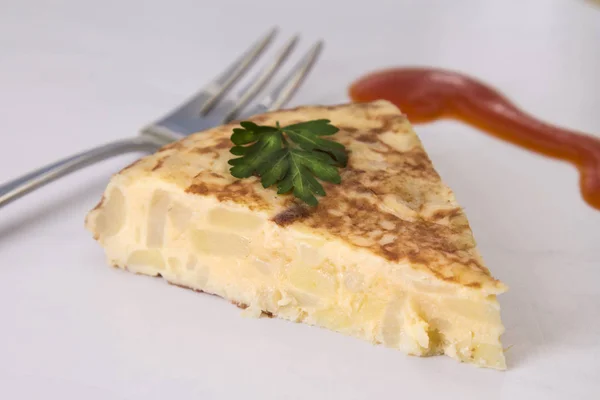 Piatto Tradizionale Spagnolo Omelette Con Salsa Pomodoro — Foto Stock