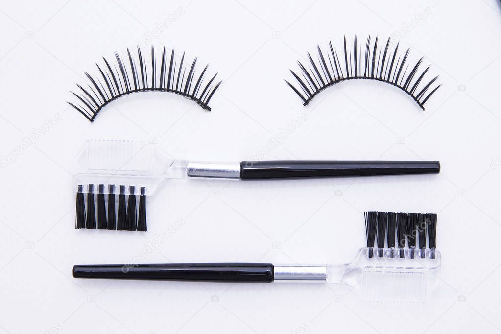 the brush lash, comb, help to keep the shape, also used in eyelash extension application