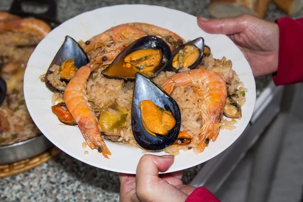 Cocinar Arroz Con Mariscos Paella Marinera —  Fotos de Stock