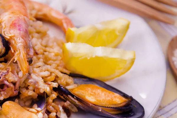 Arroz Sabroso Con Plato Mariscos —  Fotos de Stock