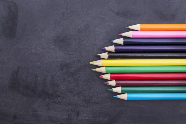 彩色铅笔上蜡 回到学校的概念 — 图库照片