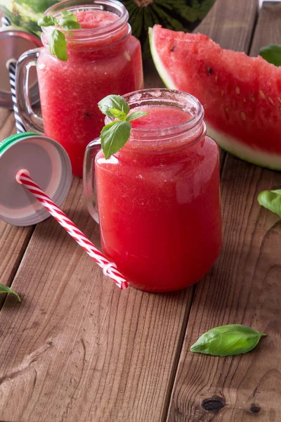 Smoothie Pastèque Fraîche Dans Bocal Maçon Sur Fond Bois Été — Photo