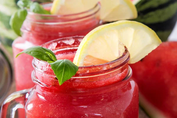 Smoothie Pastèque Fraîche Dans Bocal Maçon Sur Fond Bois Été — Photo