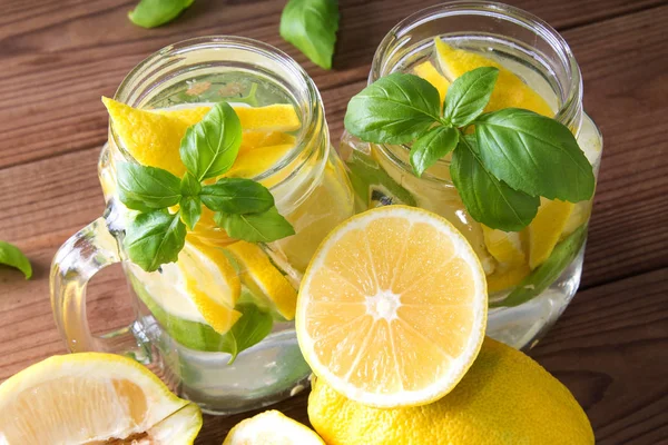 Água Fresca Frutas Verão Limonada Com Limão Hortelã Sobre Fundo — Fotografia de Stock