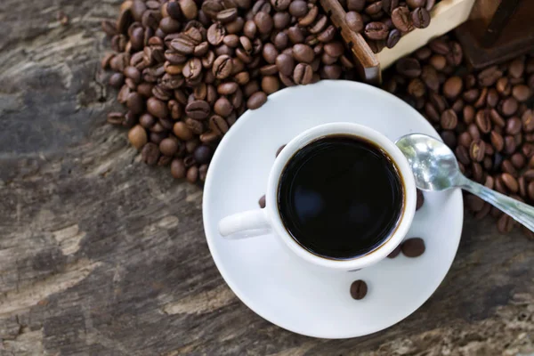 Taza Café Expreso Con Frijoles Mesa Vintage —  Fotos de Stock