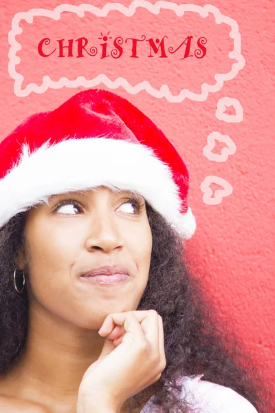Chica Afroamericana Con Sombrero Santa Claus Pensando Navidad — Foto de Stock