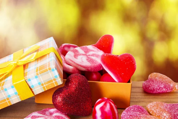 Grußkarte Schachtel Mit Herzförmigen Bonbons — Stockfoto