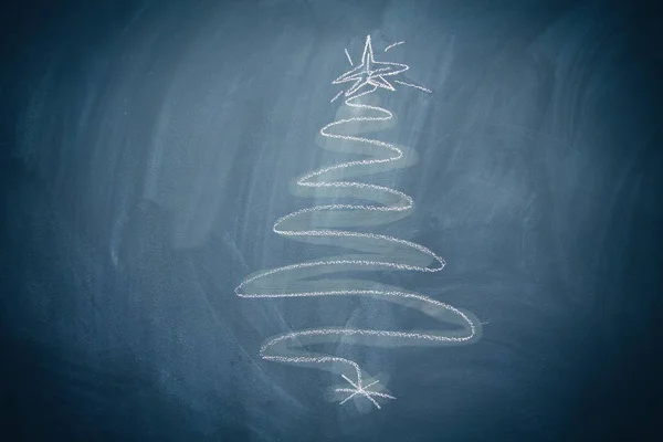 Çizimi Noel Ağacı Tebeşir Tahtası Spiral Şeklinde Yeni Yıl Tebrik — Stok fotoğraf