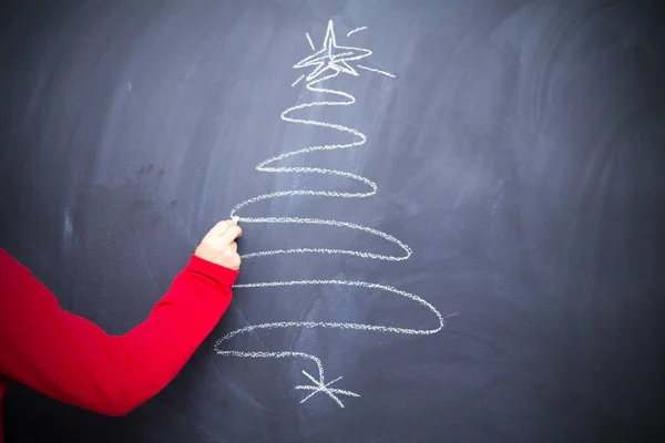 Árbol Navidad Pintado Mano Sobre Tabla Negra Con Tiza Saludos — Foto de Stock