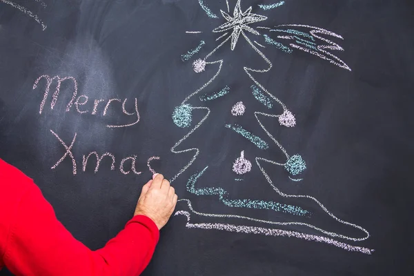 El çizimi Noel Ağacı Tebeşir Tahtası Spiral şeklinde. Yeni yıl tebrik kartı afiş şablonu.