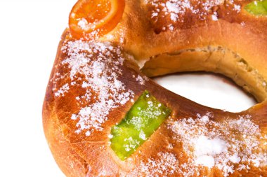 Beyaz üzerine izole kralların bisküvisi