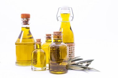 İzole edilmiş saf zeytin yağı.