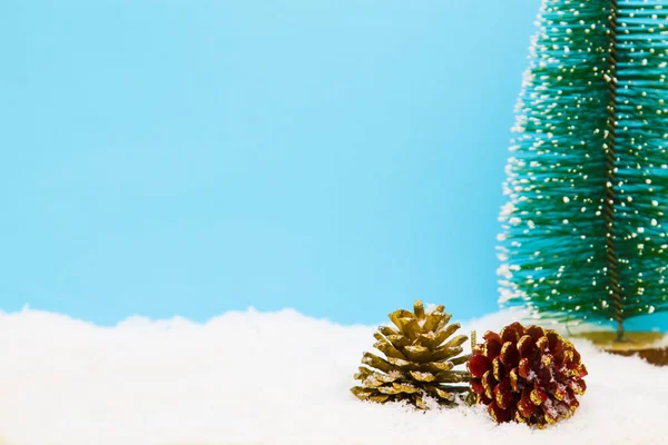 Arbre Noël Ananas Sur Fond Bleu — Photo