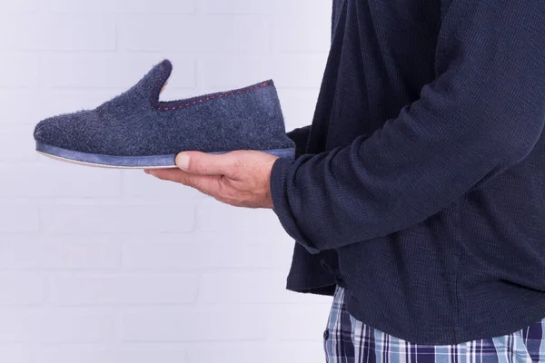 Man Pyjama Met Pantoffels — Stockfoto