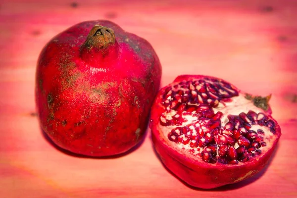 Granatäpple Frukt Rosa Bakgrund — Stockfoto