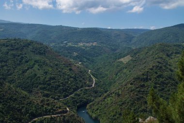 Sil Kanyonu 'nun manzarası Dük, Ribeira Sacra, Bizim, Galiçya, İspanya