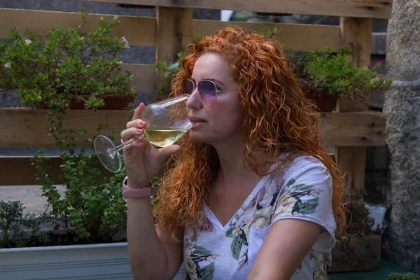 Woman Sitting Stairs Drinking Glass Wine Lifestyle — Stock Photo, Image