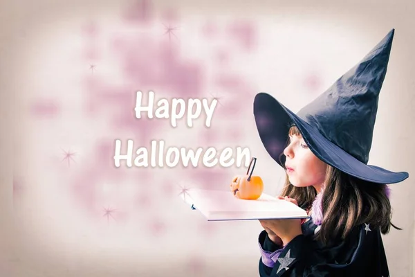 Dívka Oblečená Jako Čarodějnice Knižními Kouzly Dýní Halloween Party — Stock fotografie