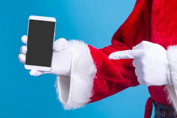 Санта Клаус Показывает Мобильный Телефон Пальцем Готов Рождеству Рождественская Открытка — стоковое фото