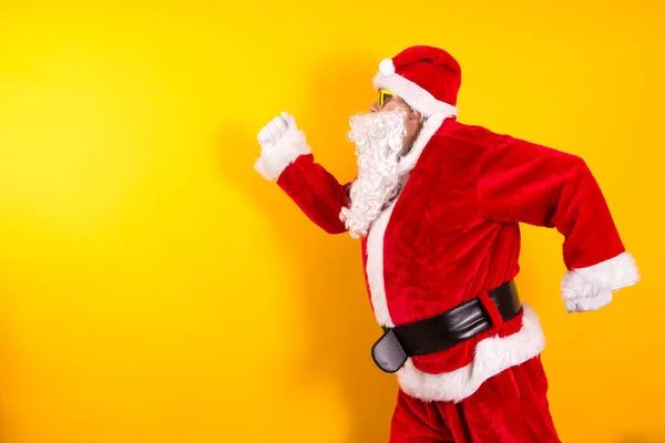 Papai Noel Correndo Pulando Feliz — Fotografia de Stock