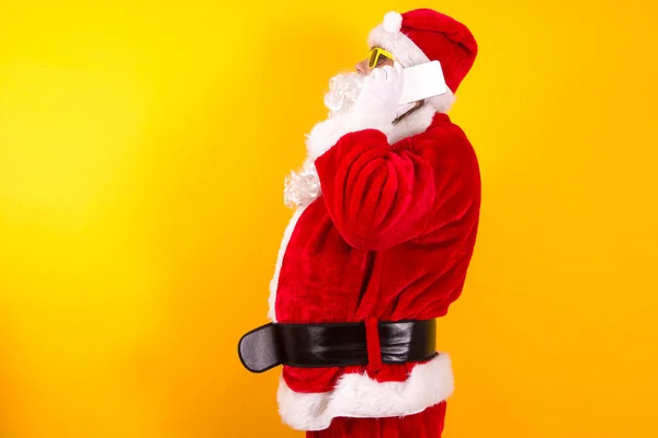Papai Noel Falando Telefone Celular — Fotografia de Stock