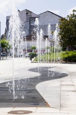 Monforte de Lemos meydanındaki su fıskiyesi, Lugo, Galiçya, İspanya