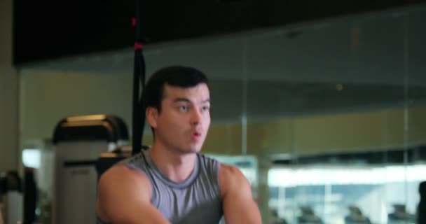 Imagini Bărbat Frumos Sala Gimnastică — Videoclip de stoc