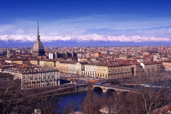 Turin Italie Skyline Ville Avec Symbole Bâtiment Mole Antonelliana Rivière — Photo