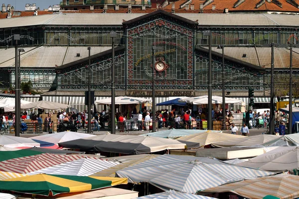 Turin, Piedmont, İtalya Porta Palazzo Avrupa'nın en büyük açık hava Pazar pazarı.