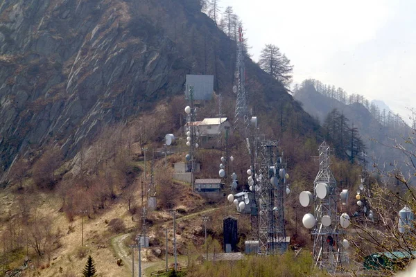 Elektrosmog risiko på grund af tv-repeaters og mobiltelefoner - Stock-foto