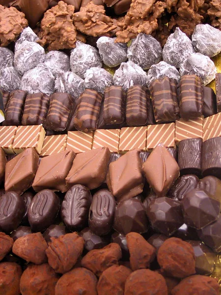 Italian food product, assortment of traditional Piedmont chocolates. — Stock Photo, Image
