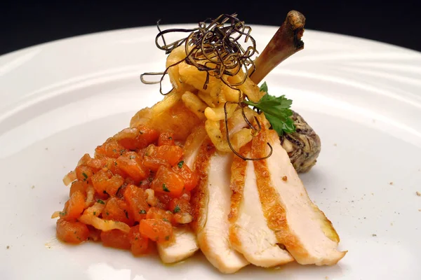 意大利食品食谱公鸡与茄子和西红柿 — 图库照片
