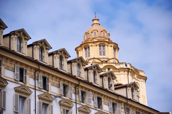 Turin, Piemonte, Italien barockkyrkan San Lorenzo. — Stockfoto