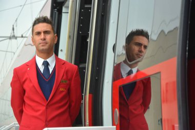 Milan, Italya-10/03/2017-NTV yeni yüksek hızlı tren açılışı, Alstom ETR 675 Italo EVO.