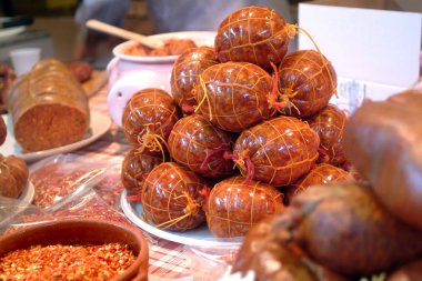 İtalyan gıda ürünleri, Nduja geleneksel Kalabriya yayılabilir baharatlı sosis