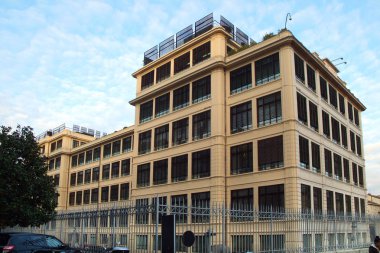 Turin, Piedmont/Italya-10/29/2015-Lingotto Binası, Torino Fiat sanayi tarihi iş bölgesi cephesi.