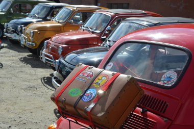 Castelnuovo Don Bosco, Piedmont/Italya-03/10/2019-eski Fiat 500 Italyan klasik araba toplantısı.