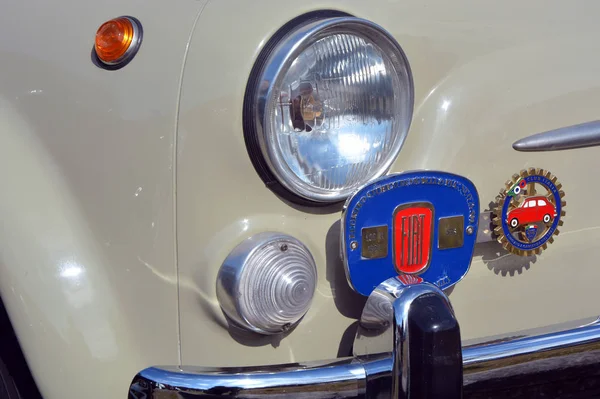 Castelnuovo don Bosco, Piemonte 03 / 10 / 2019-Incontro delle vecchie Fiat 500 auto d'epoca italiane . — Foto Stock