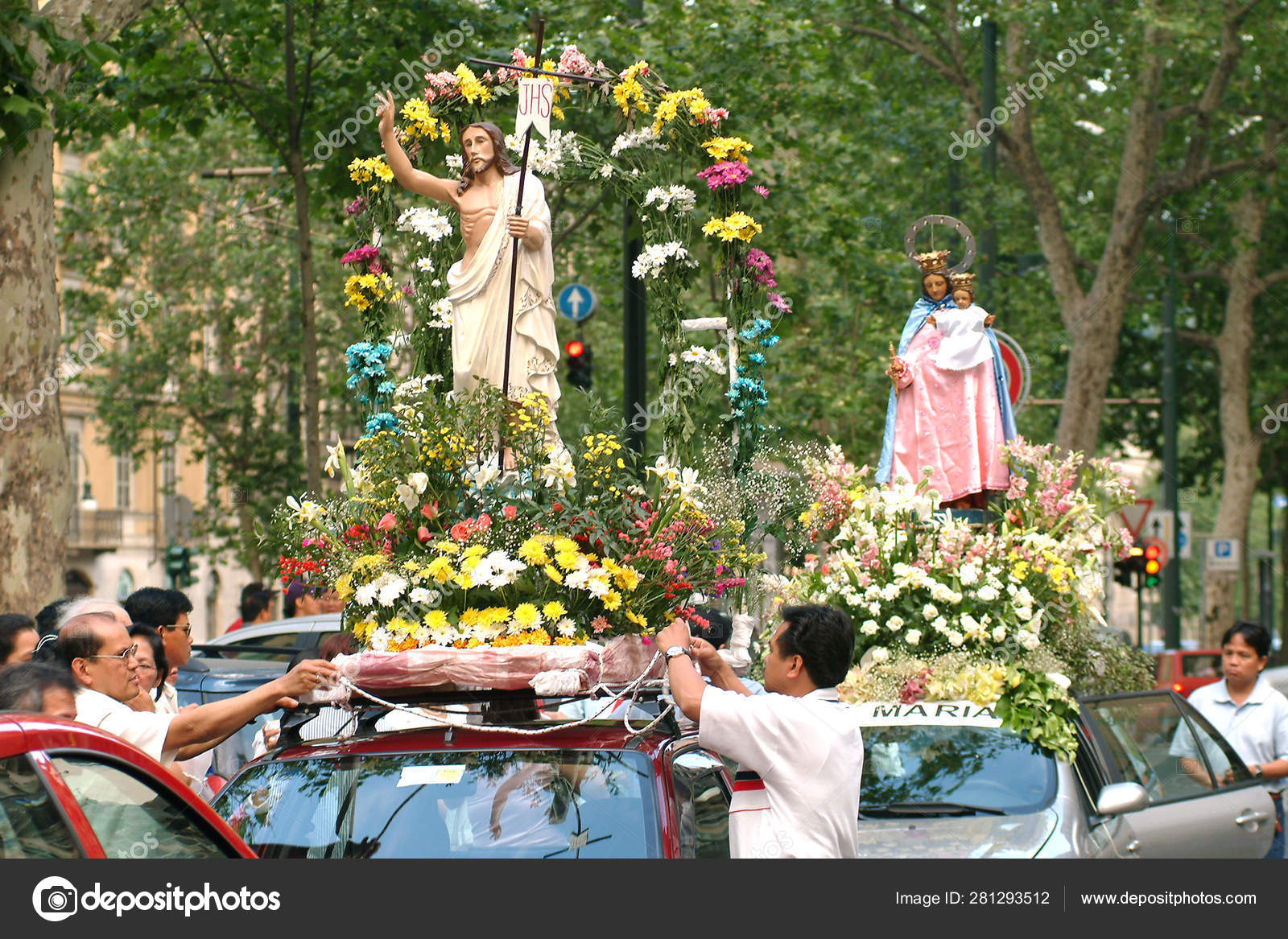 Turin Piedmont Italy 05 30 2004 Santacruzan Is The